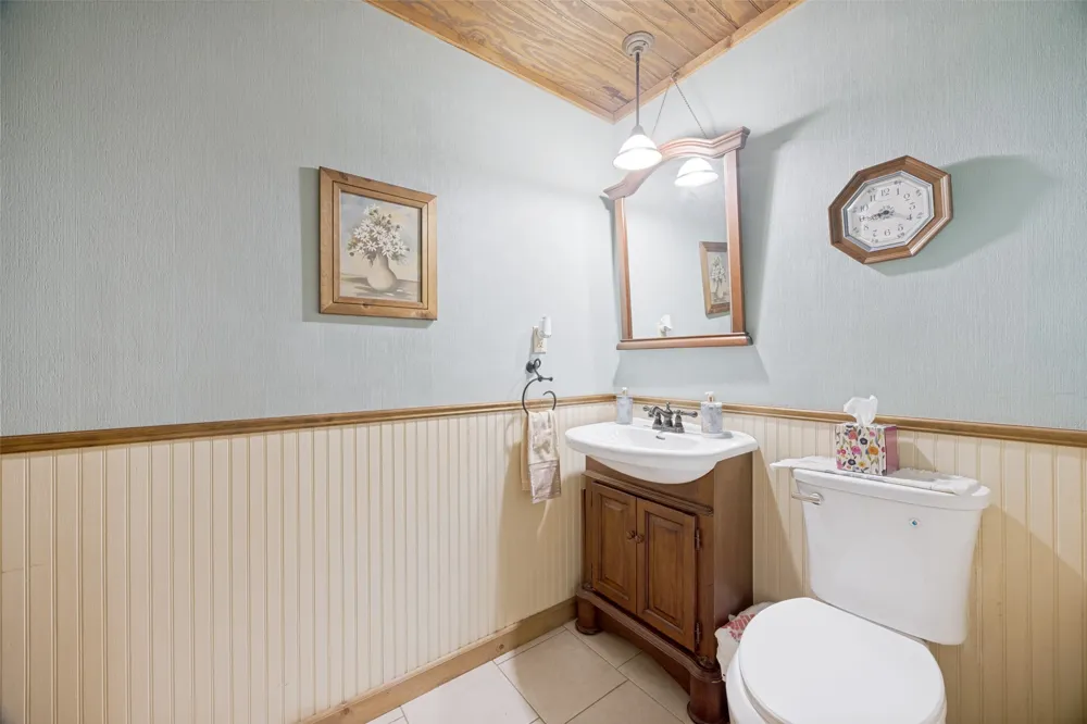 744 County Road 4910 Trenton, TX 75490