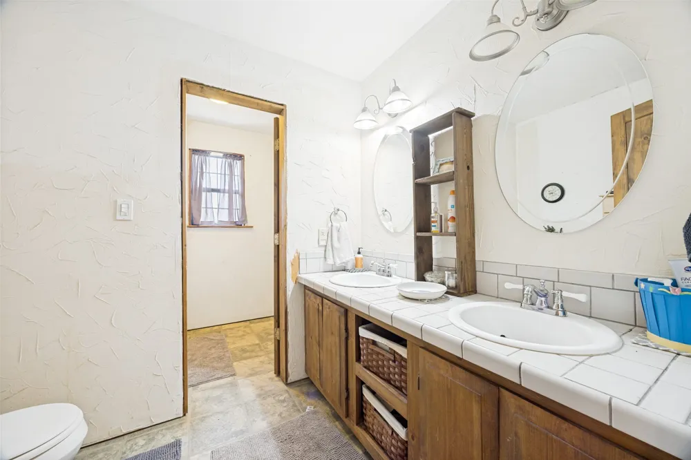 744 County Road 4910 Trenton, TX 75490