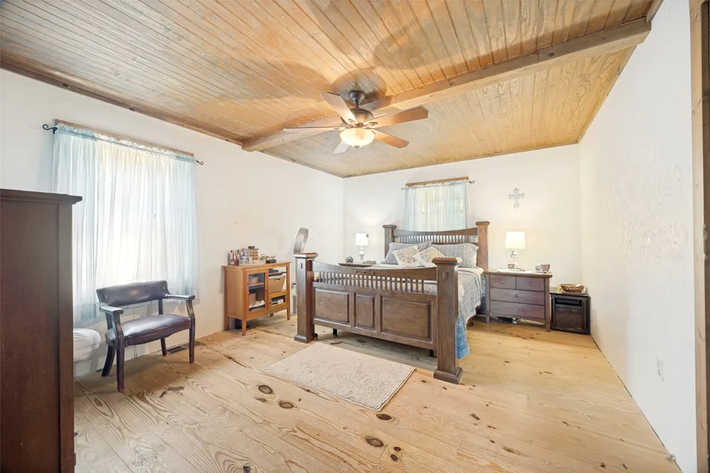 744 County Road 4910 Trenton, TX 75490