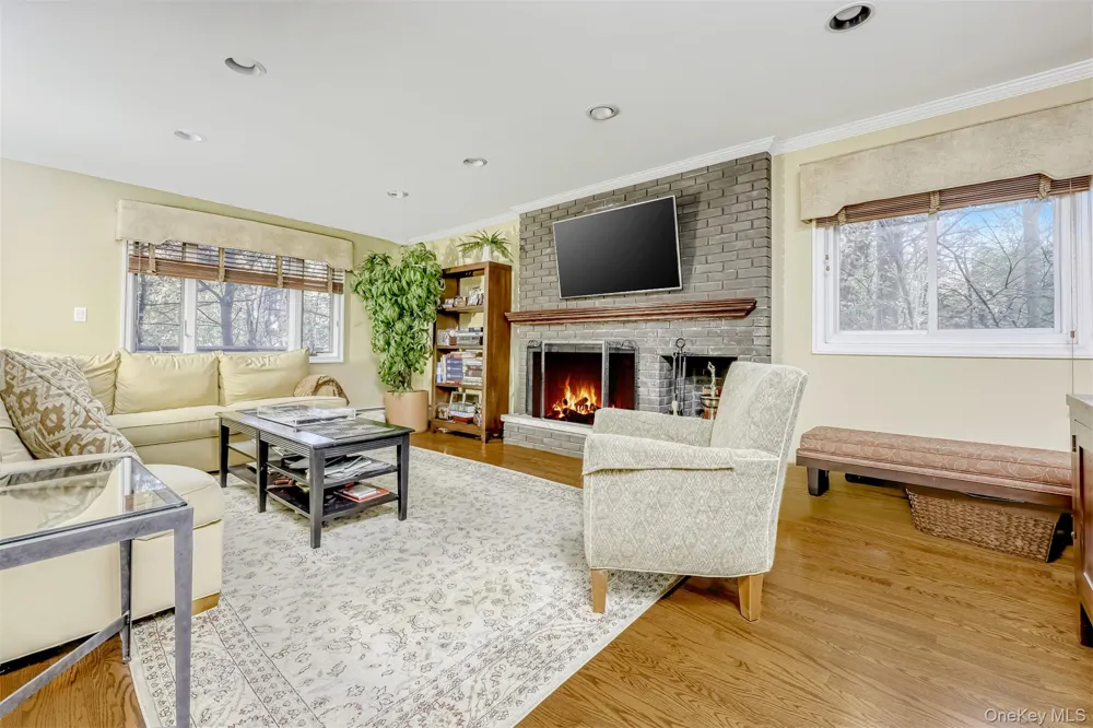 8 Kings Gate Road Suffern, NY 10901