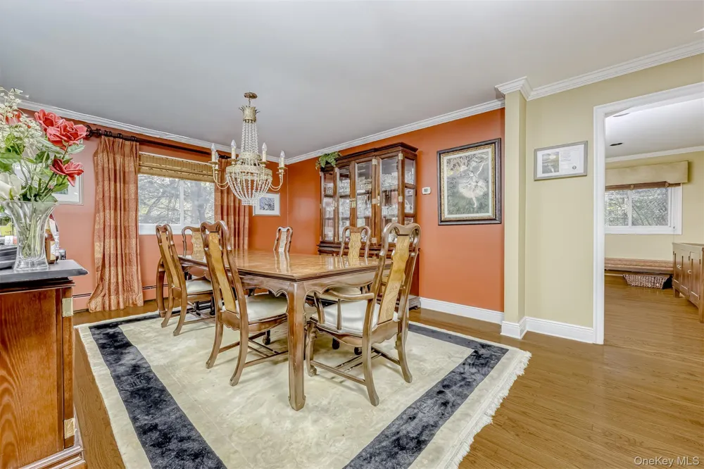 8 Kings Gate Road Suffern, NY 10901