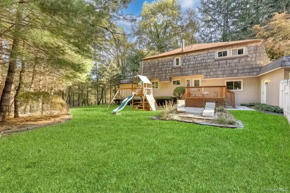 8 Kings Gate Road Suffern, NY 10901