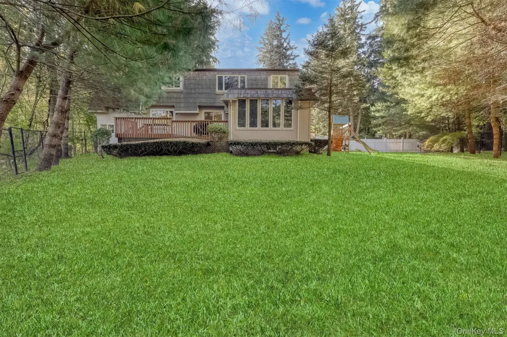 8 Kings Gate Road Suffern, NY 10901
