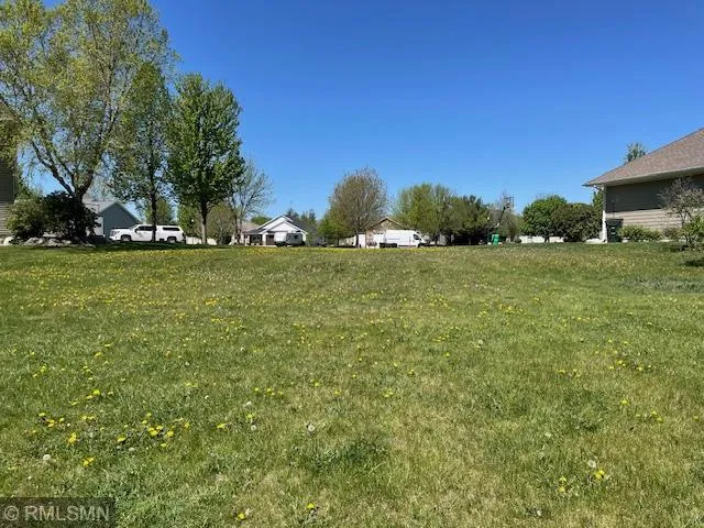 1379 Heritage Avenue NW Hutchinson, MN 55350