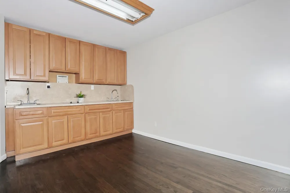 1302 Parkview Drive Spring Valley, NY 10977