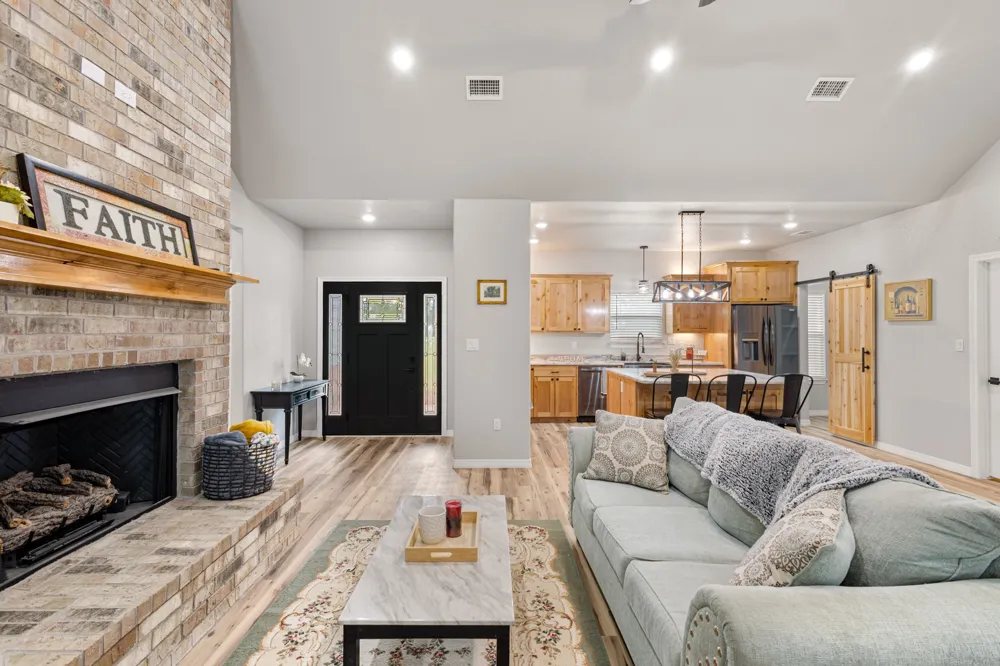 1446 Faulkner Road Sunset, TX 76270