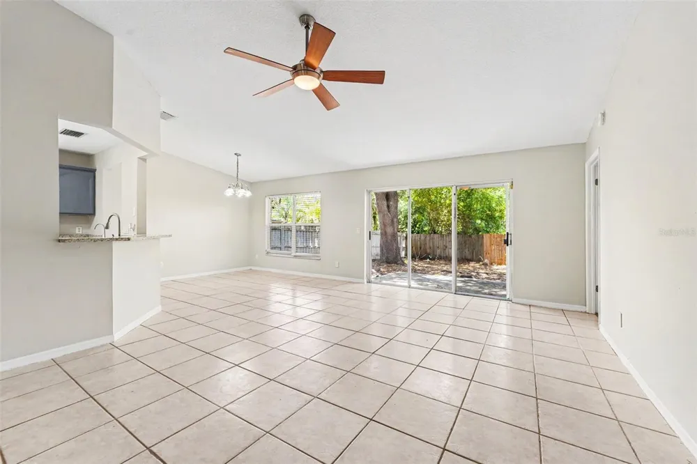 7603 SAVANNAH LANE Tampa, FL 33637