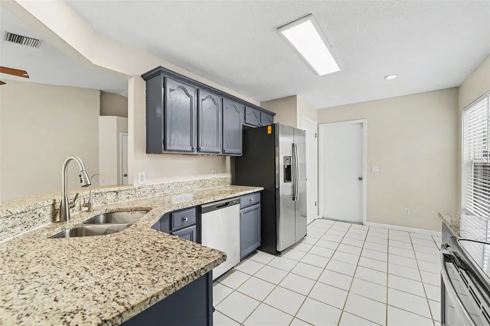 7603 SAVANNAH LANE Tampa, FL 33637