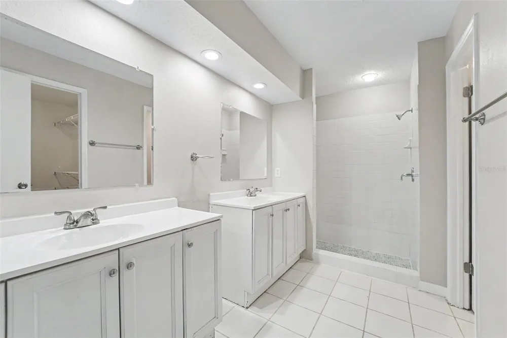 7603 SAVANNAH LANE Tampa, FL 33637