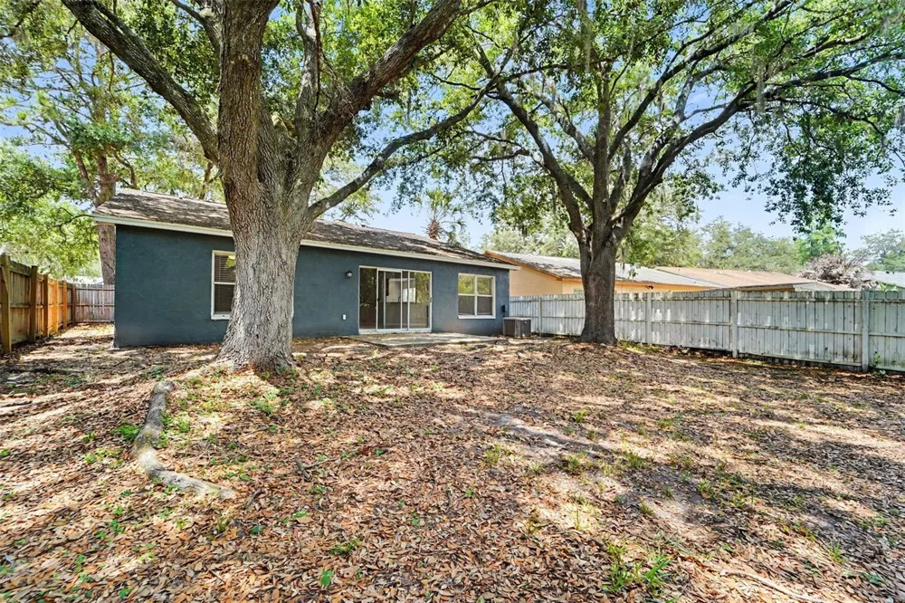 7603 SAVANNAH LANE Tampa, FL 33637
