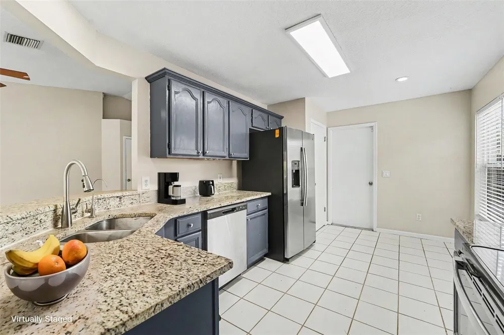 7603 SAVANNAH LANE Tampa, FL 33637