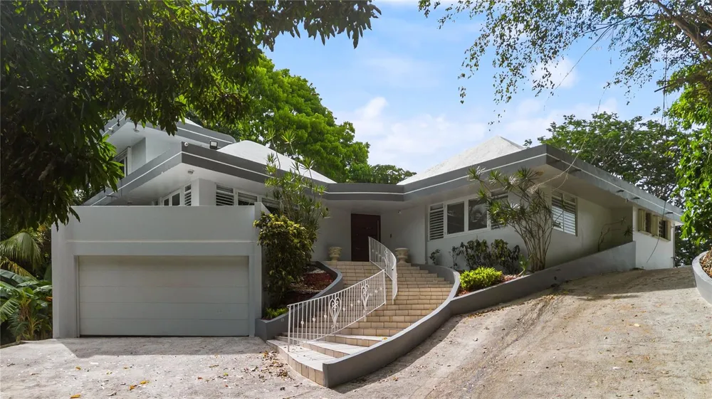 19 CALLE "E" Guaynabo, PR 00971