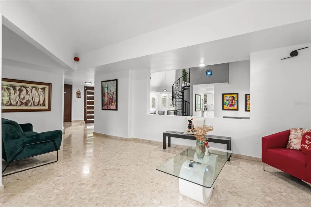 19 CALLE "E" Guaynabo, PR 00971