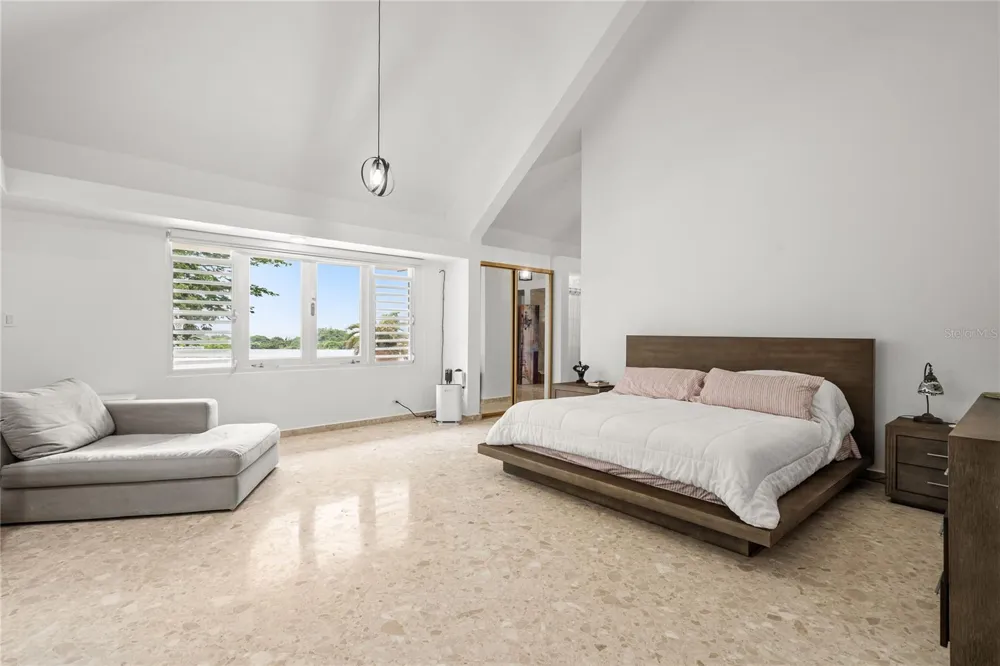 19 CALLE "E" Guaynabo, PR 00971