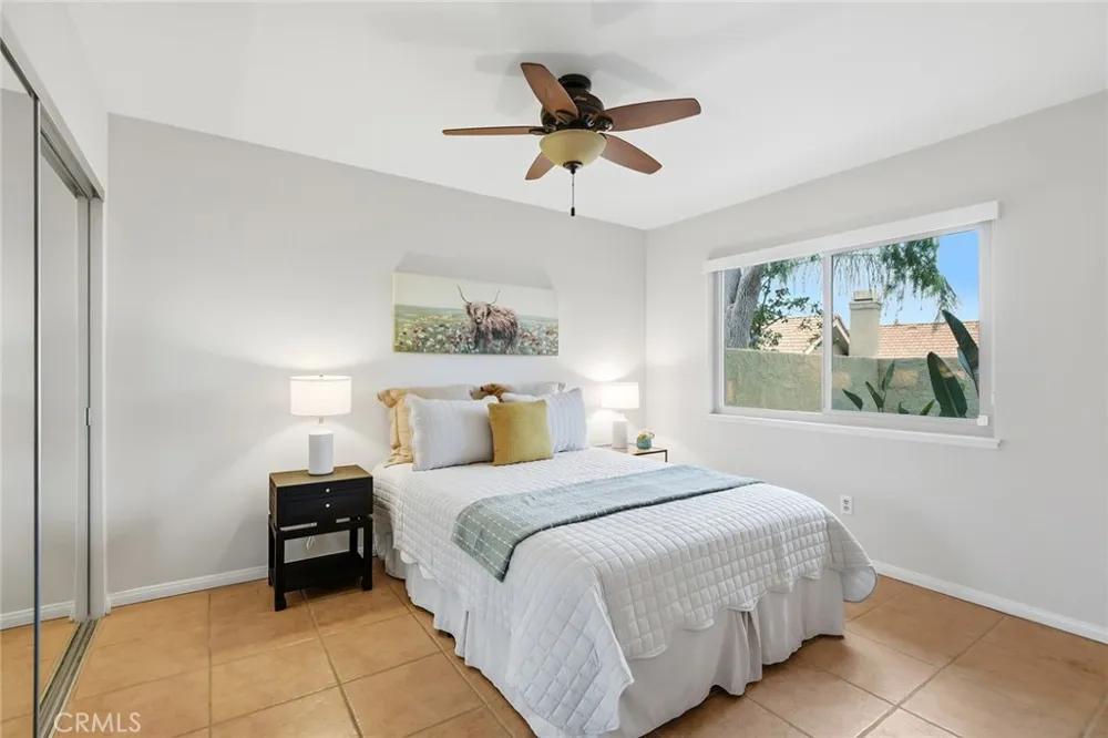 602 Calle Mirador Oak Park, CA 91377