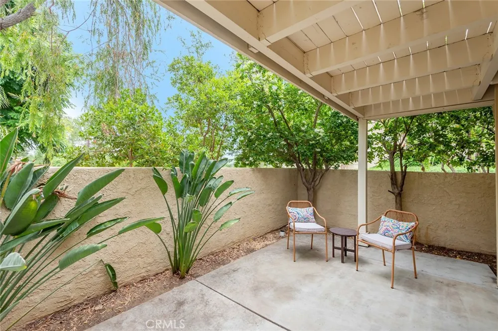 602 Calle Mirador Oak Park, CA 91377
