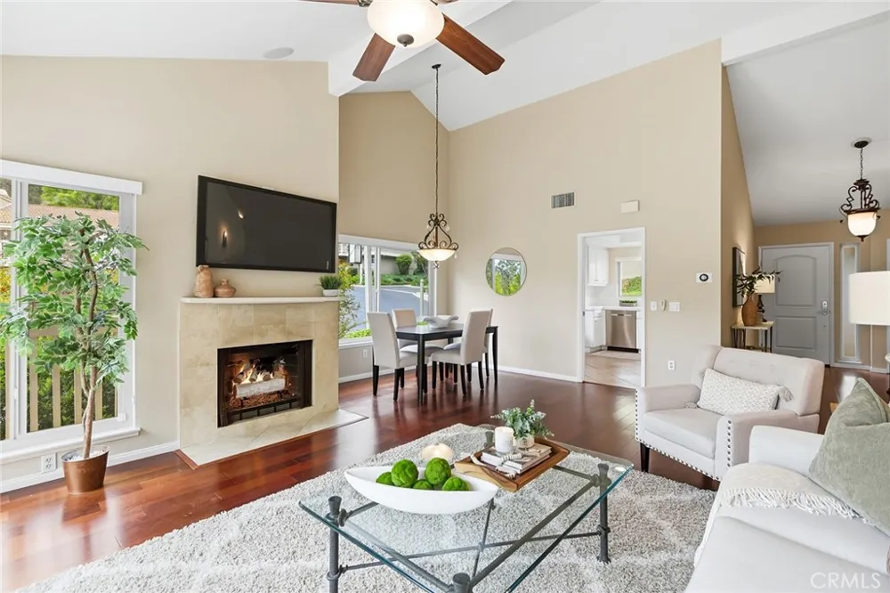 602 Calle Mirador Oak Park, CA 91377