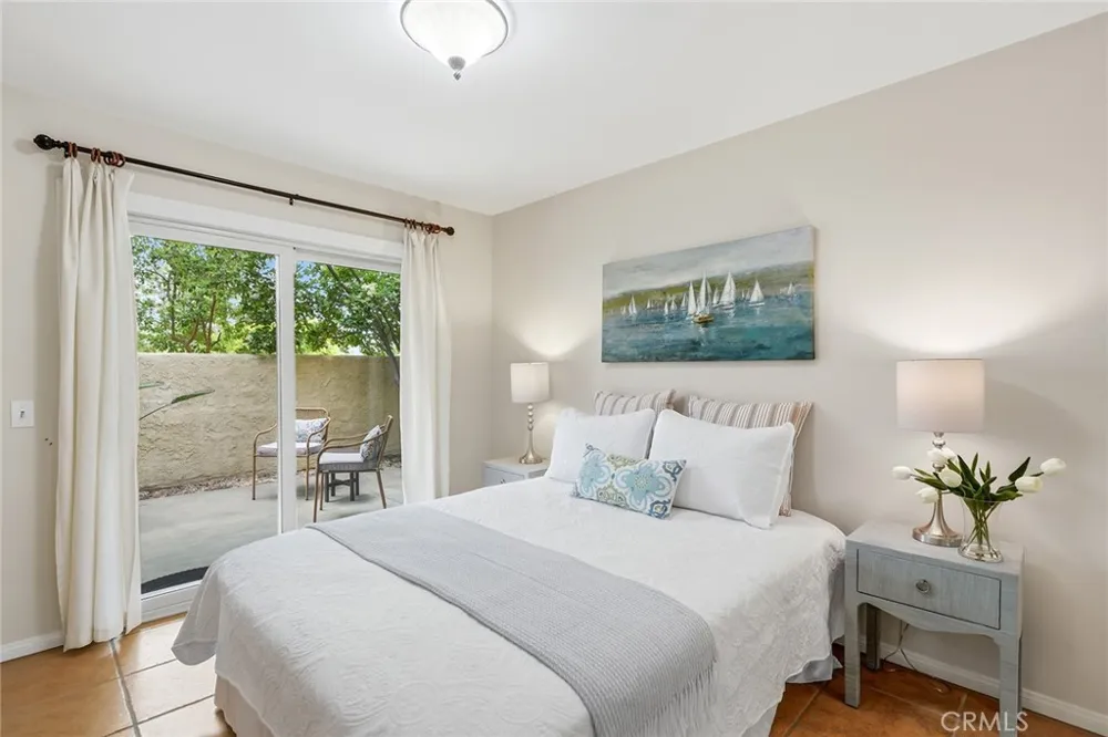 602 Calle Mirador Oak Park, CA 91377