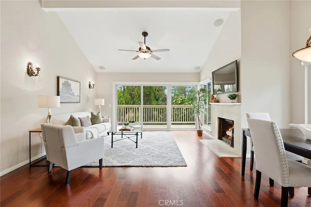 602 Calle Mirador Oak Park, CA 91377