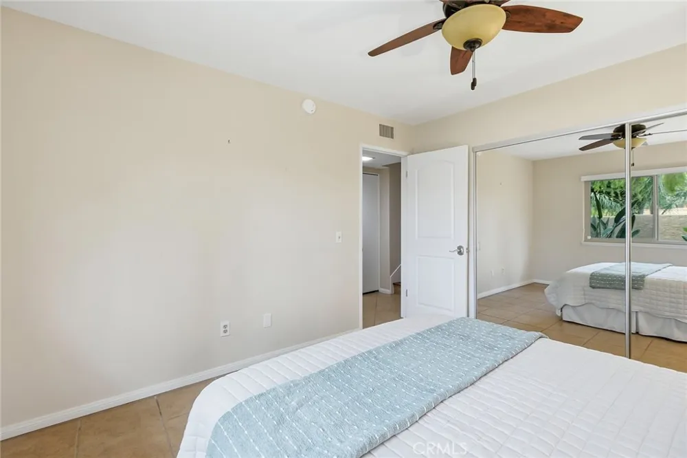 602 Calle Mirador Oak Park, CA 91377