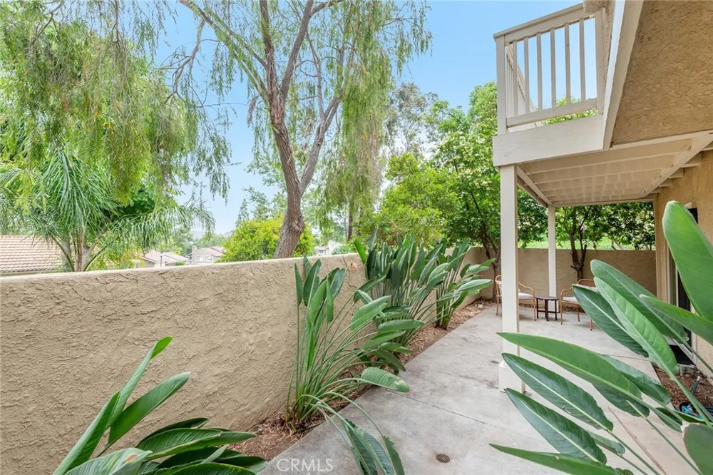 602 Calle Mirador Oak Park, CA 91377