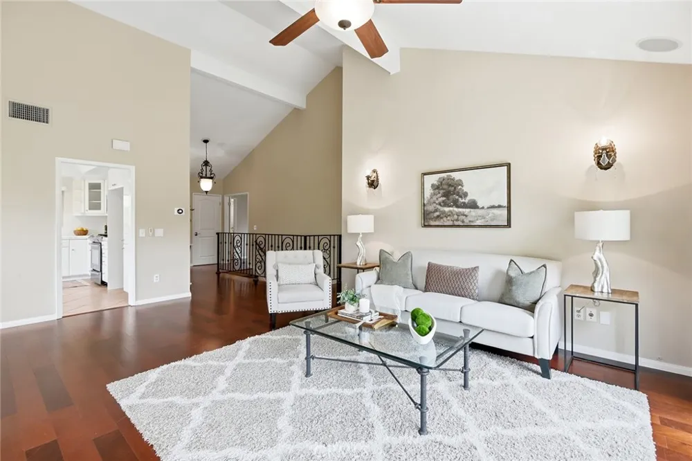 602 Calle Mirador Oak Park, CA 91377