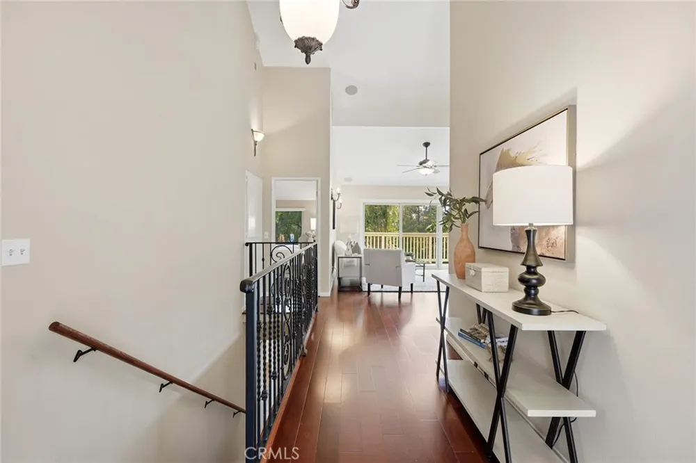 602 Calle Mirador Oak Park, CA 91377