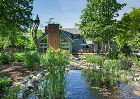 136 Rombout Road
