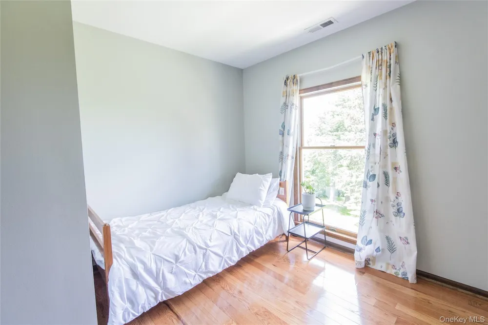 136 Rombout Road Pleasant Valley, NY 12603