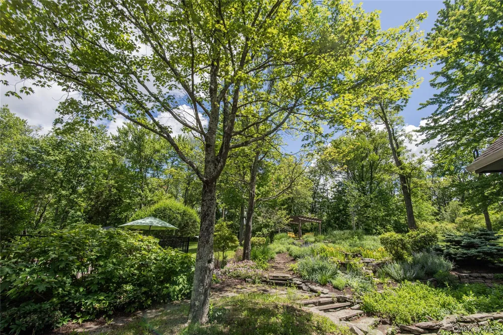 136 Rombout Road Pleasant Valley, NY 12603