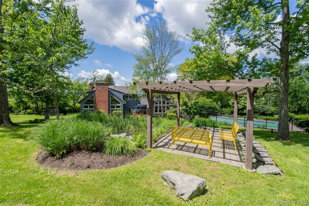 136 Rombout Road Pleasant Valley, NY 12603