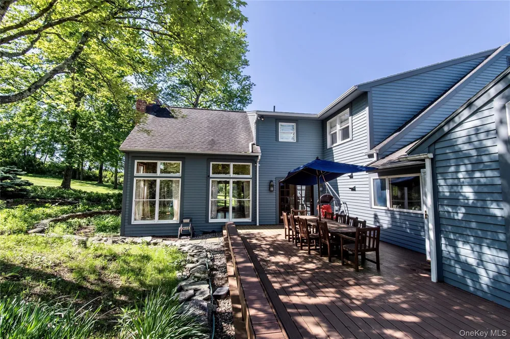 136 Rombout Road Pleasant Valley, NY 12603