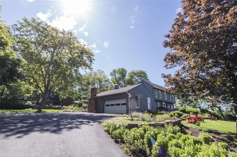 136 Rombout Road Pleasant Valley, NY 12603
