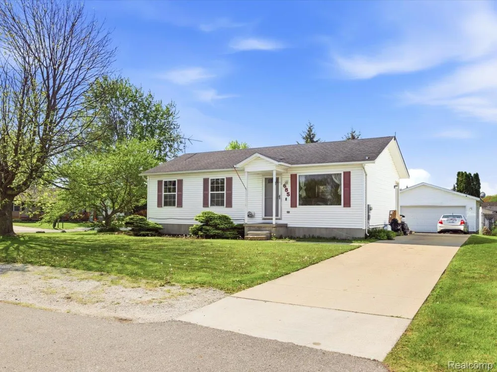 685 Heather Lane Marysville City, MI 48040