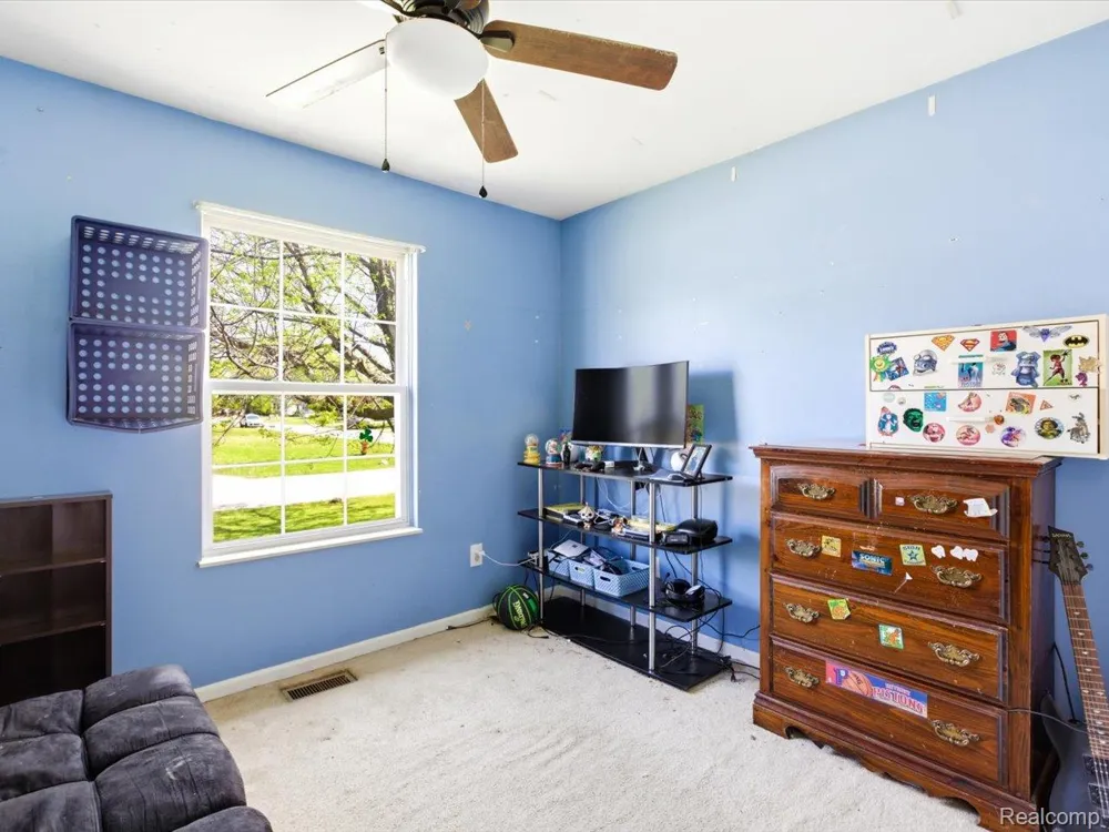 685 Heather Lane Marysville City, MI 48040