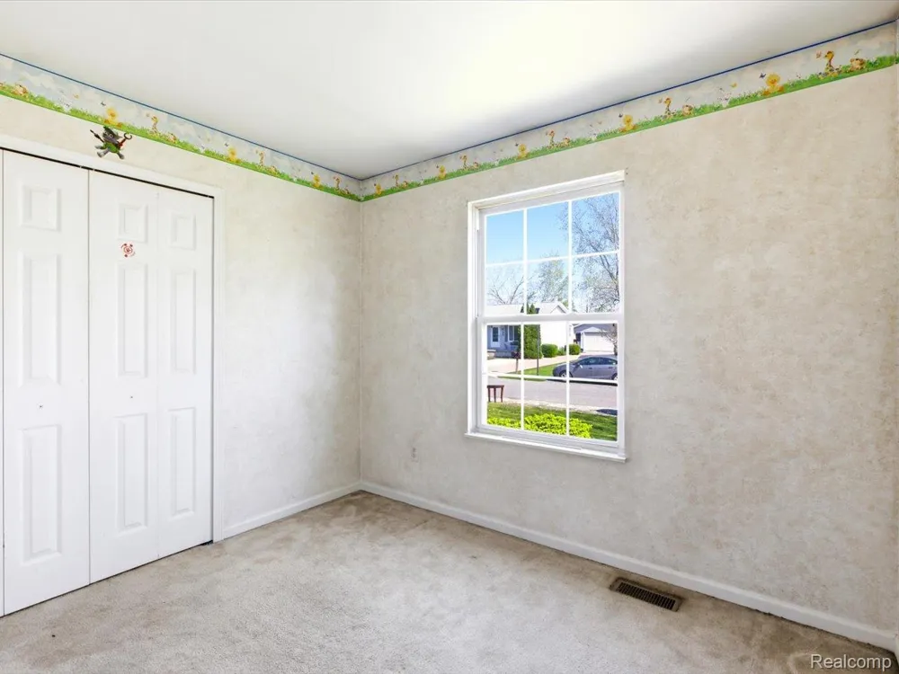 685 Heather Lane Marysville City, MI 48040
