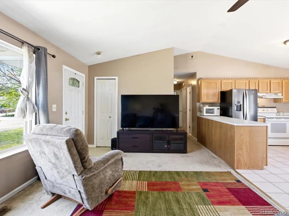 685 Heather Lane Marysville City, MI 48040