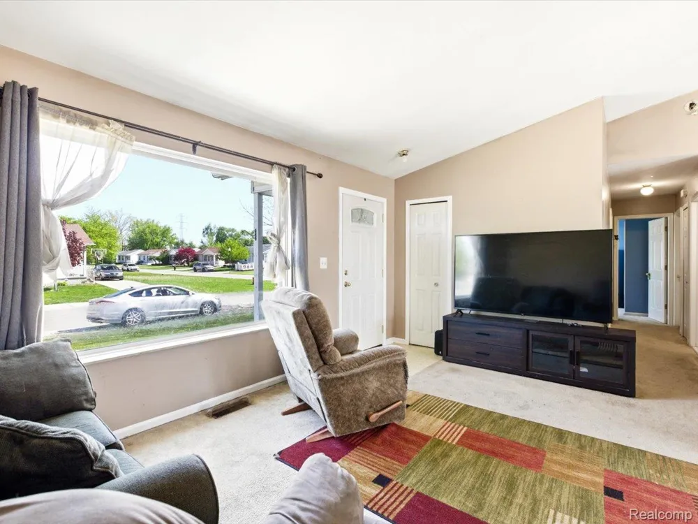 685 Heather Lane Marysville City, MI 48040