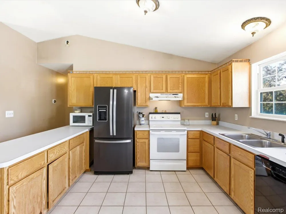 685 Heather Lane Marysville City, MI 48040