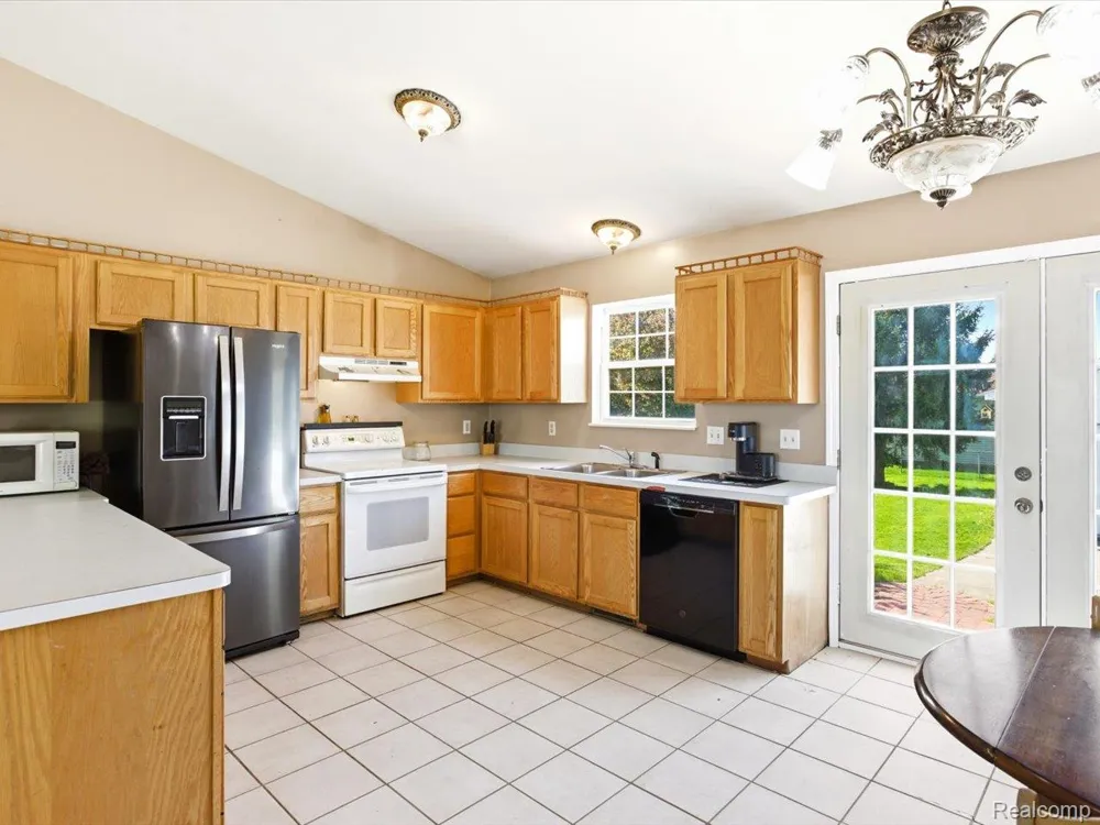 685 Heather Lane Marysville City, MI 48040