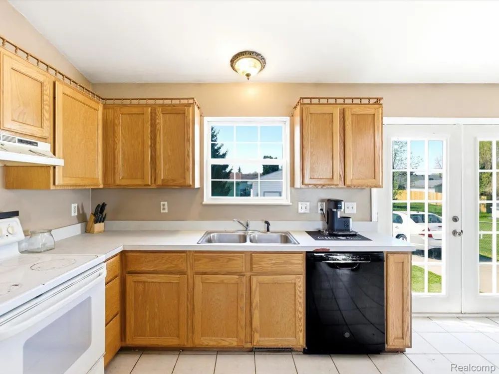 685 Heather Lane Marysville City, MI 48040