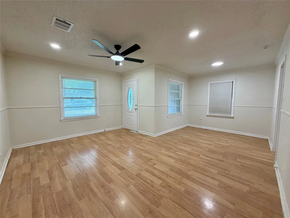 5836 Pollard Drive Westworth Village, TX 76114