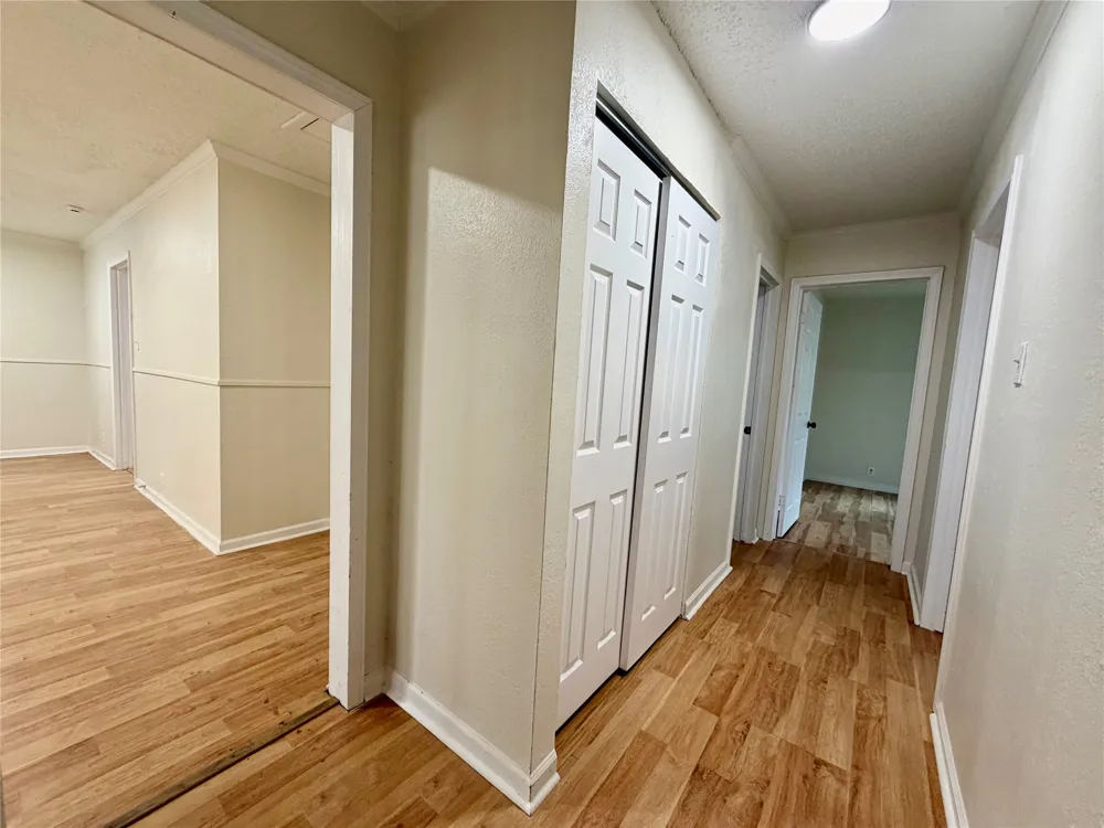 5836 Pollard Drive Westworth Village, TX 76114