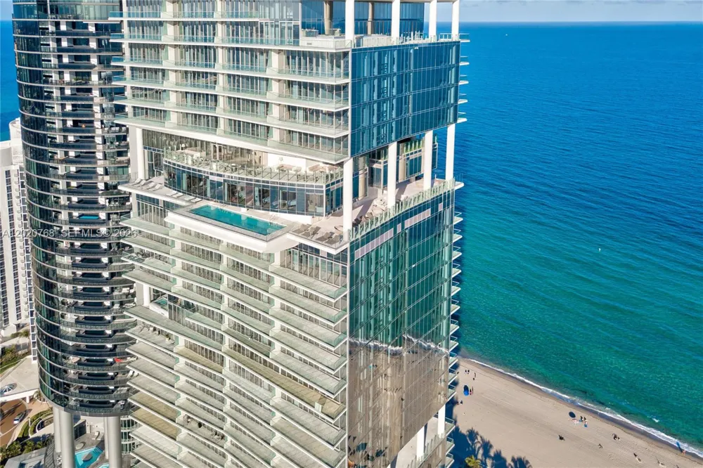 18501 E Collins #1503 Sunny Isles Beach, FL 33160