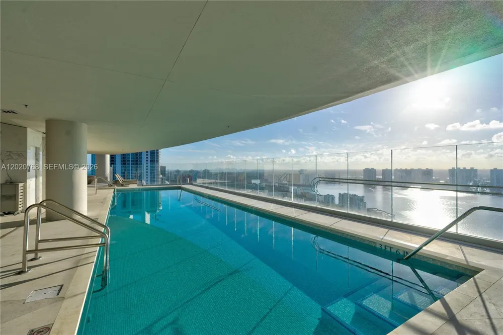 18501 E Collins #1503 Sunny Isles Beach, FL 33160