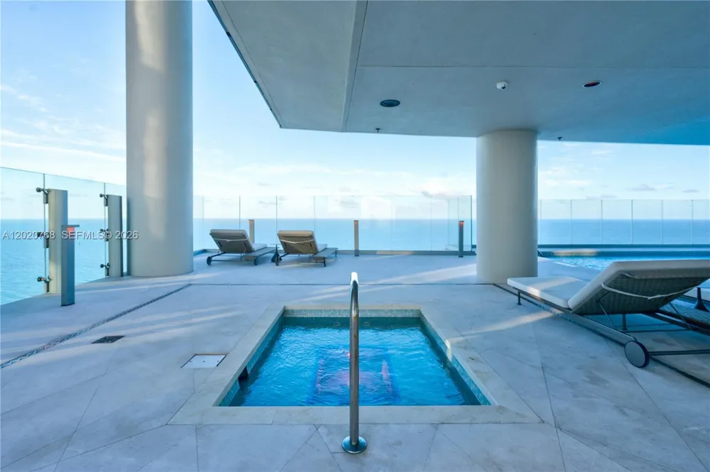 18501 E Collins #1503 Sunny Isles Beach, FL 33160