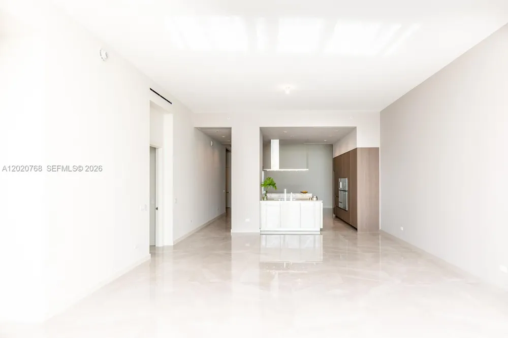 18501 E Collins #1503 Sunny Isles Beach, FL 33160