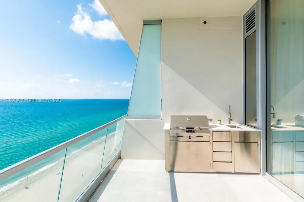 18501 E Collins #1503 Sunny Isles Beach, FL 33160
