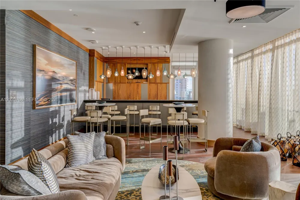 18501 E Collins #1503 Sunny Isles Beach, FL 33160