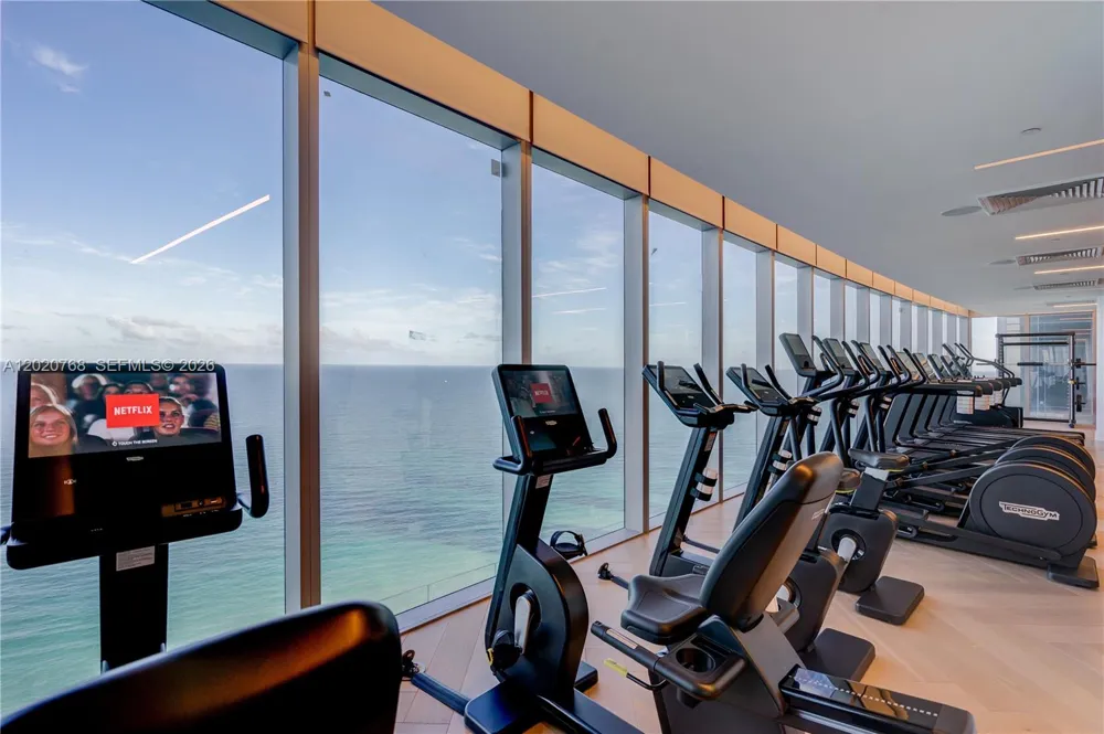 18501 E Collins #1503 Sunny Isles Beach, FL 33160
